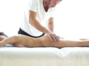 Chloe Amour Unleashes Lust With a Masseur & Tastes His Jizz